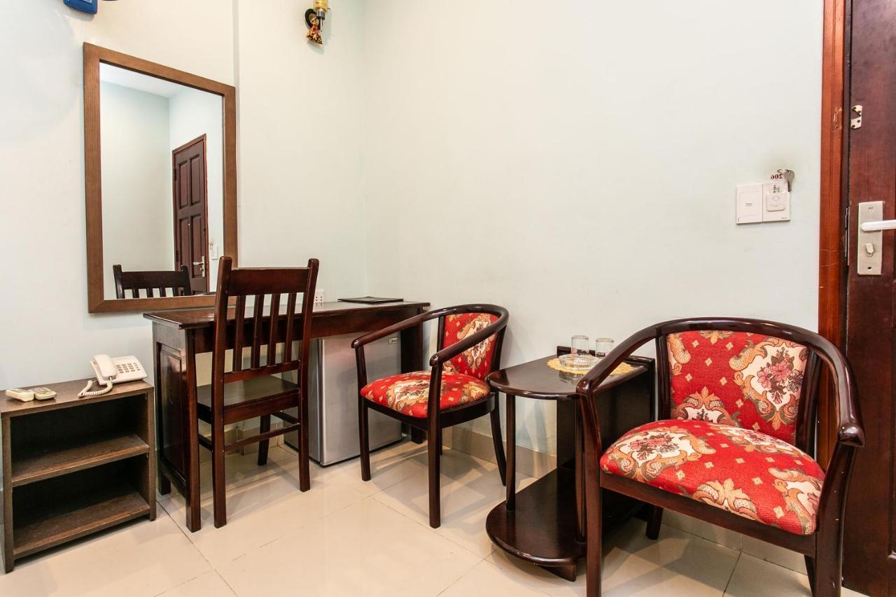 Oyo 557 Phi Yen Hotel Дананг Экстерьер фото